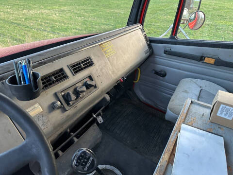 2000 Freightliner FL70