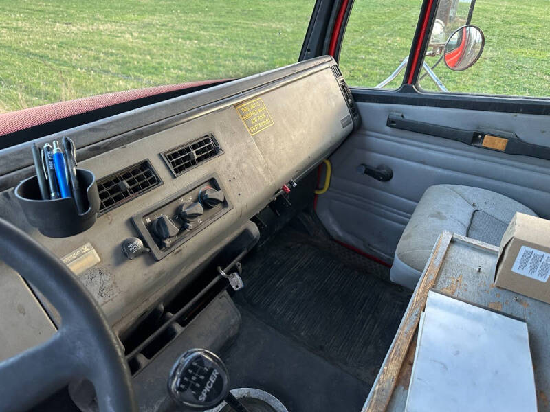 2000 Freightliner FL70