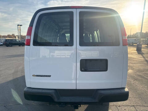 2025 Chevrolet Express 2500