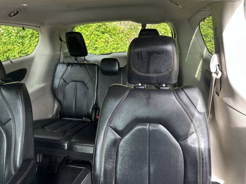 2020 Chrysler Pacifica Touring L