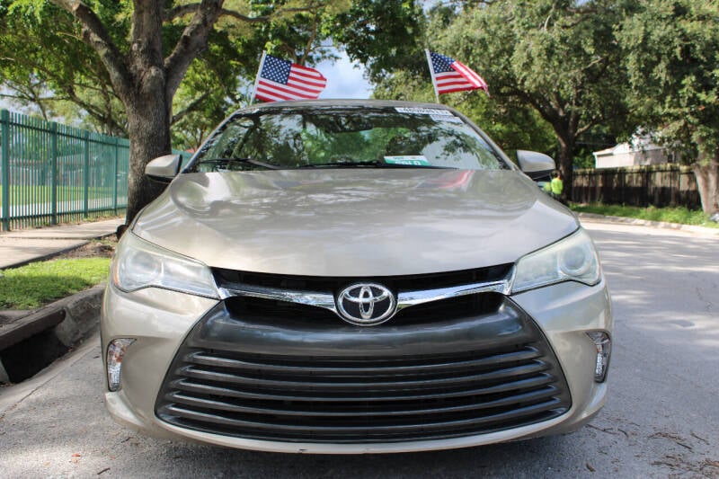 Toyota Camry's photo