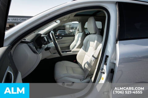 2024 Volvo XC60 B5 Plus Dark Theme