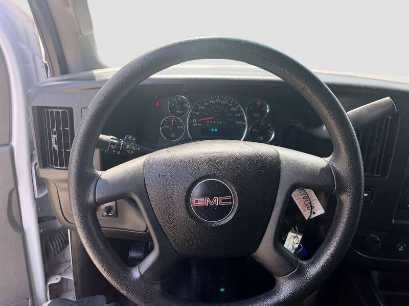 2025 GMC Savana 3500