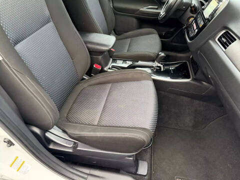 2017 Mitsubishi Outlander ES