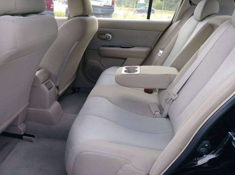 2009 Nissan Versa 1.8 S