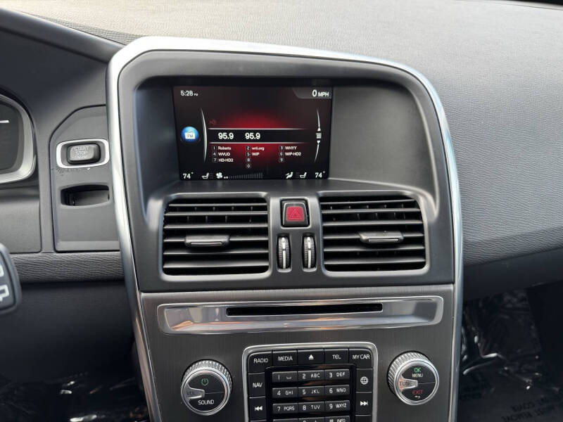 2016 Volvo XC60 T6 Drive-E