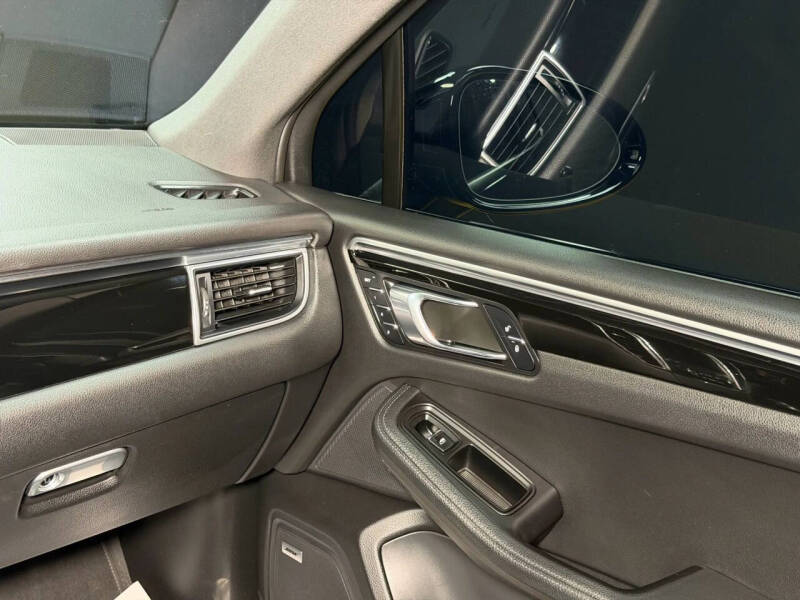2018 Porsche Macan
