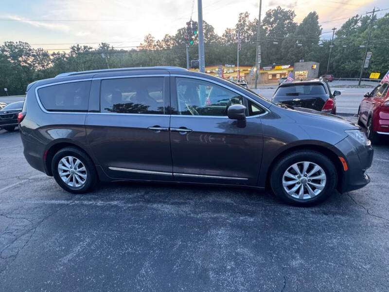 2019 Chrysler Pacifica Touring L