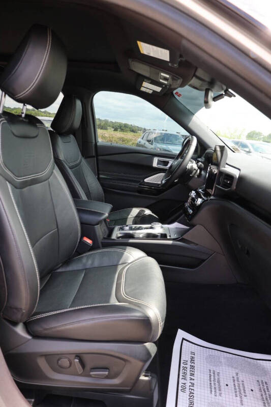 2022 Ford Explorer ST