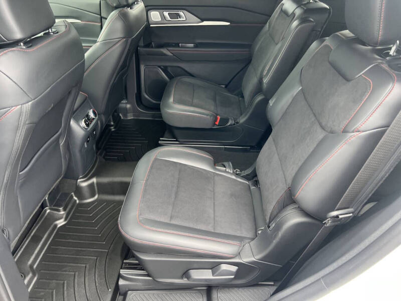 2025 Ford Explorer ST