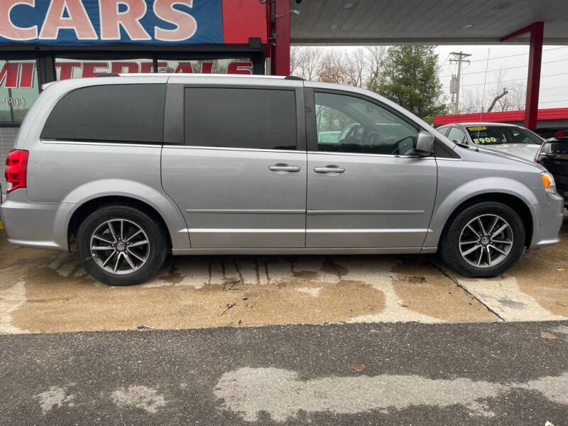2017 Dodge Grand Caravan SXT's photo