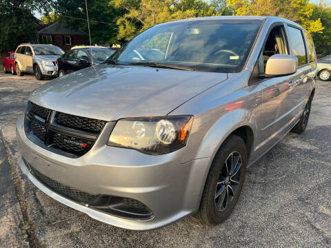 2017 Dodge Grand Caravan for sale at K & B AUTO SALES LLC in Saint Louis MO