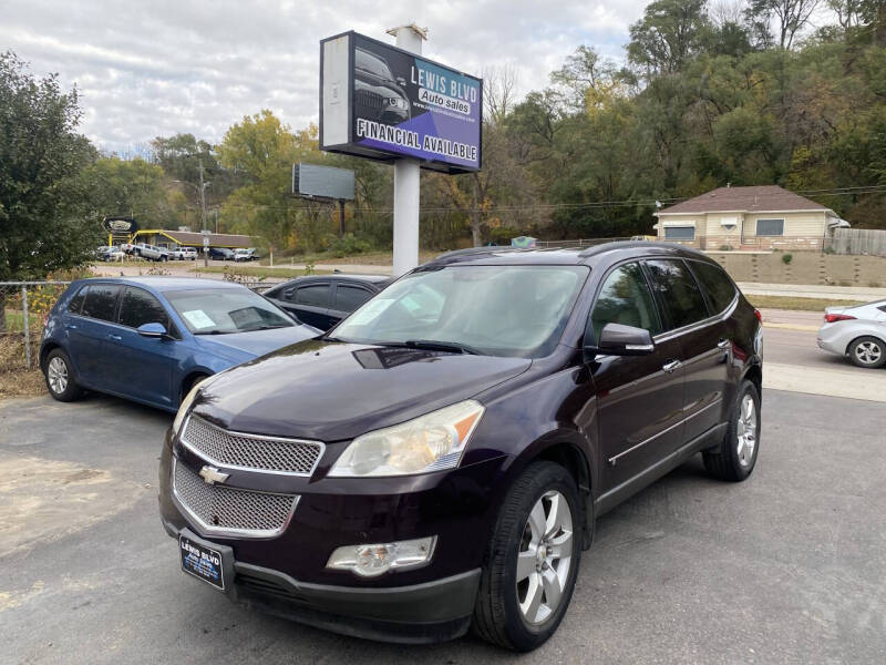 2010 Chevrolet Traverse LTZ's photo