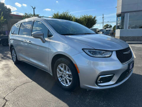 2022 Chrysler Pacifica Touring L