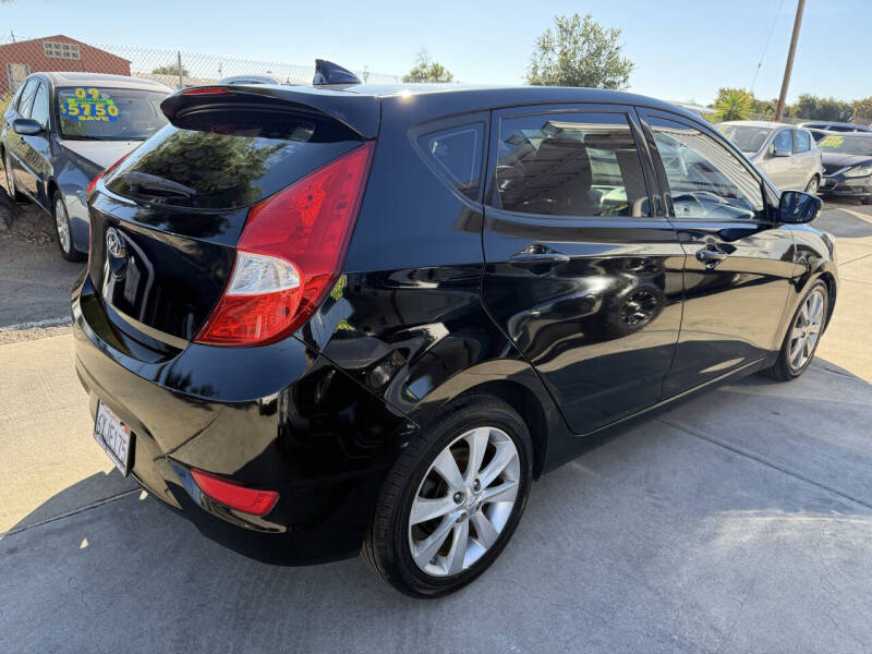 2013 Hyundai Accent SE