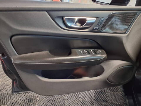 2022 Volvo S60 B5 Momentum