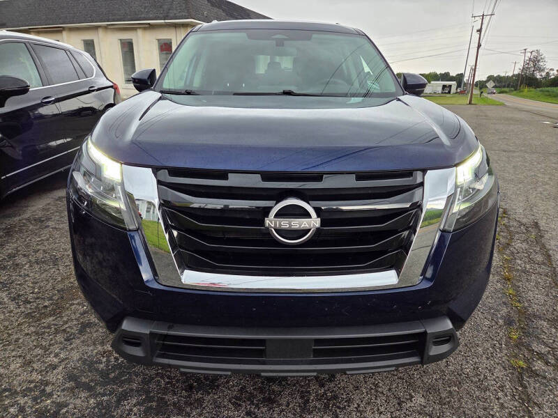 2022 Nissan Pathfinder SV