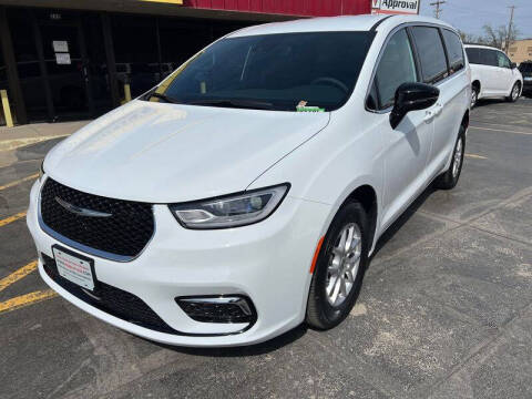 2024 Chrysler Pacifica Touring