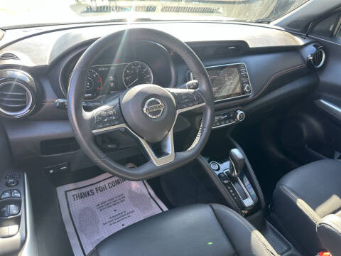 2020 Nissan Kicks SR