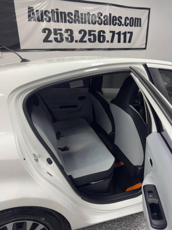 2014 Toyota Prius c One