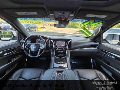 2017 Cadillac Escalade Platinum