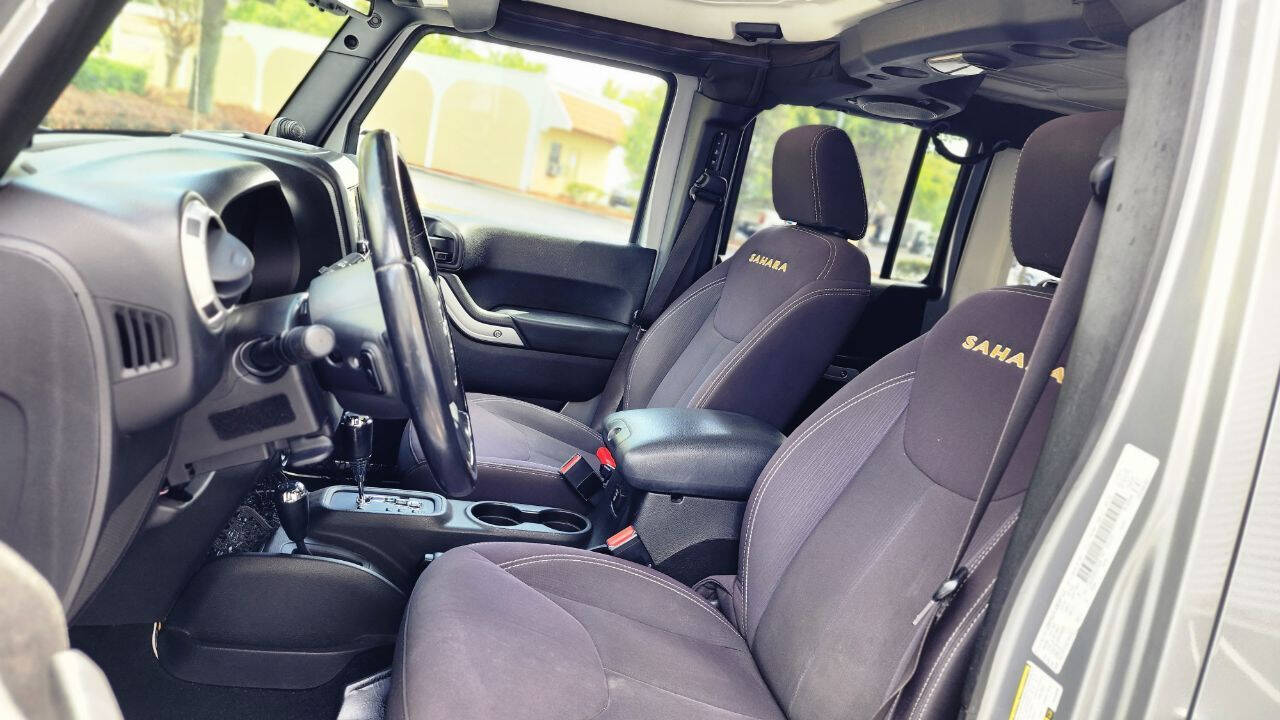 2013 Jeep Wrangler Unlimited  - $18,900