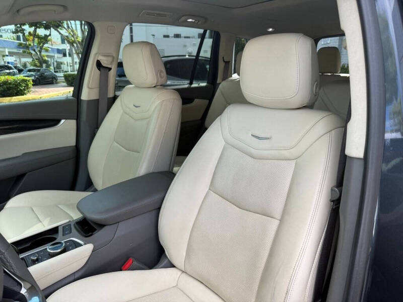 2021 Cadillac XT6 Premium Luxury