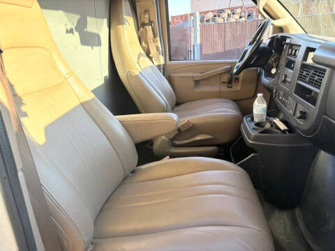 2022 Chevrolet Express 2500
