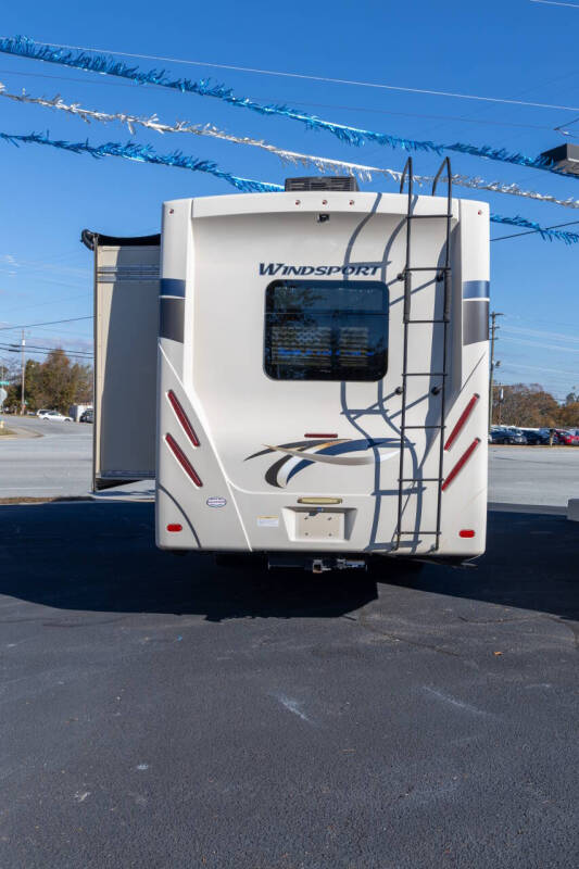 2017 Thor Motor Coach WINDSPORT 34F