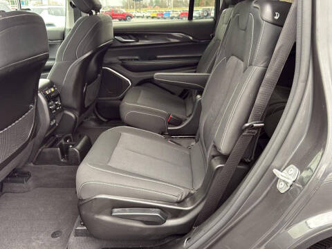 2022 Jeep Grand Cherokee L Laredo