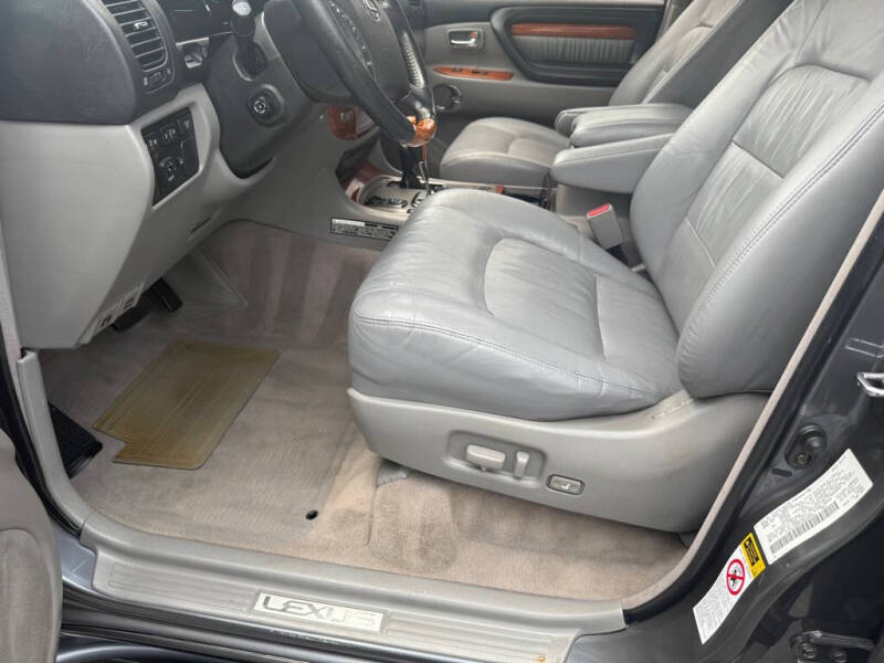 2003 Lexus LX 470