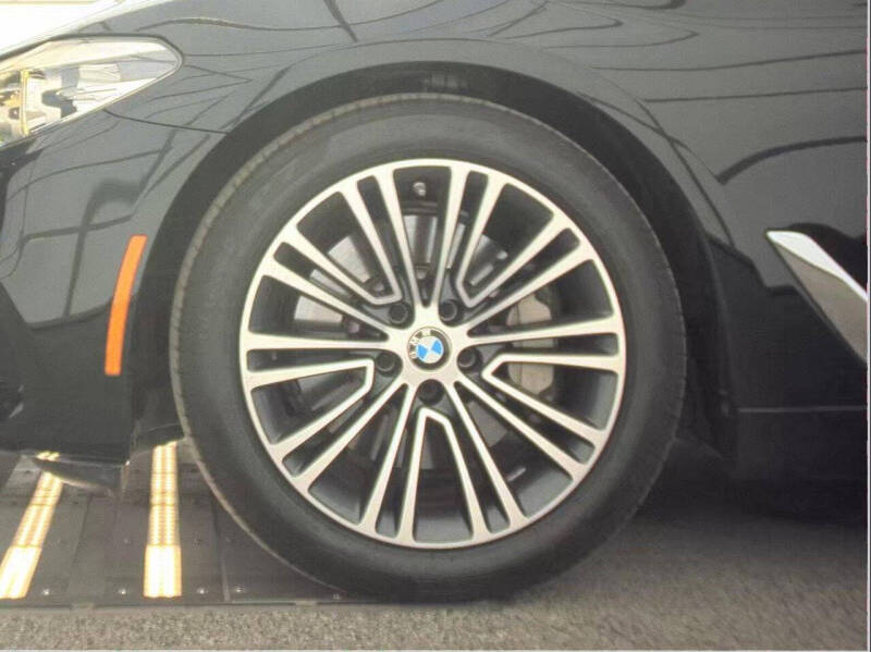 2018 BMW 5 Series 530i