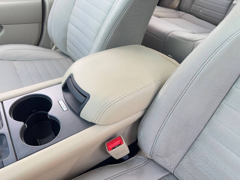 2019 Ford Taurus SE