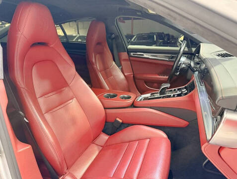 2017 Porsche Panamera Turbo