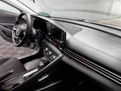 2021 Hyundai Elantra SE