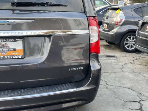 2015 Chrysler Town and Country Limited Platinum