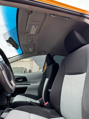 2014 Toyota Prius c Three