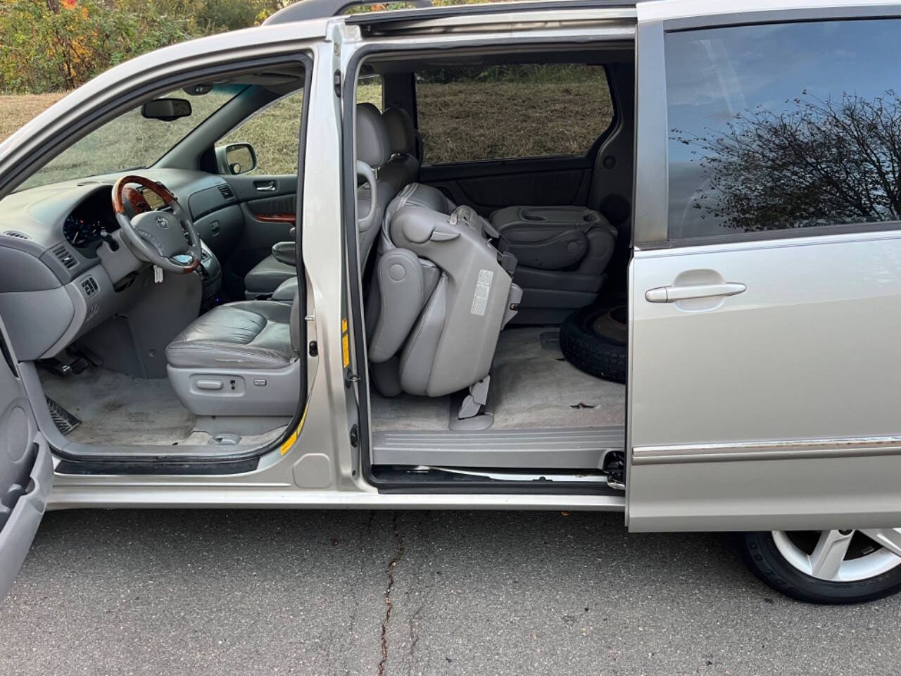 2006 Toyota Sienna for sale at Honesty Auto Sales in Fredericksburg, VA