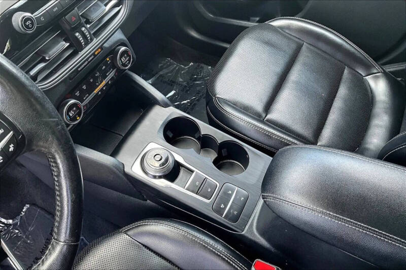 2021 Ford Escape Titanium