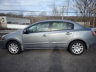 2010 Nissan Sentra S's photo