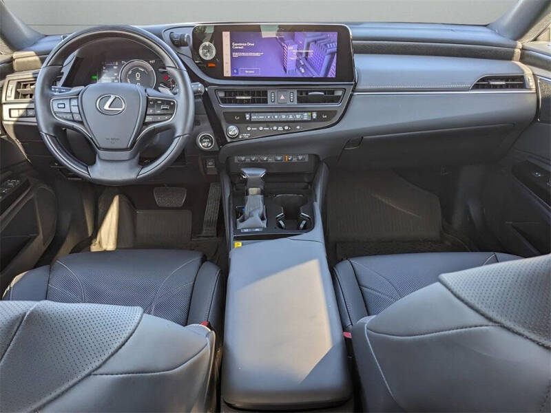 2024 Lexus ES 300h Luxury