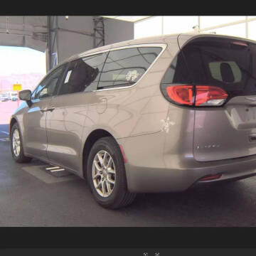 2017 Chrysler Pacifica LX