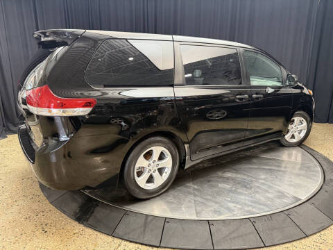 2011 Toyota Sienna Base 7-Passenger