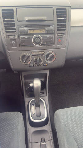 2010 Nissan Versa 1.8 S