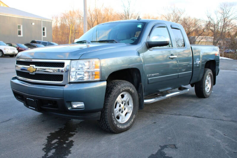 2008 Chevrolet Silverado 1500 for sale at Great Lakes Classic Cars LLC in Hilton NY