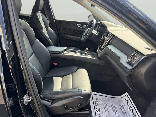 2023 Volvo XC60 B5 Core