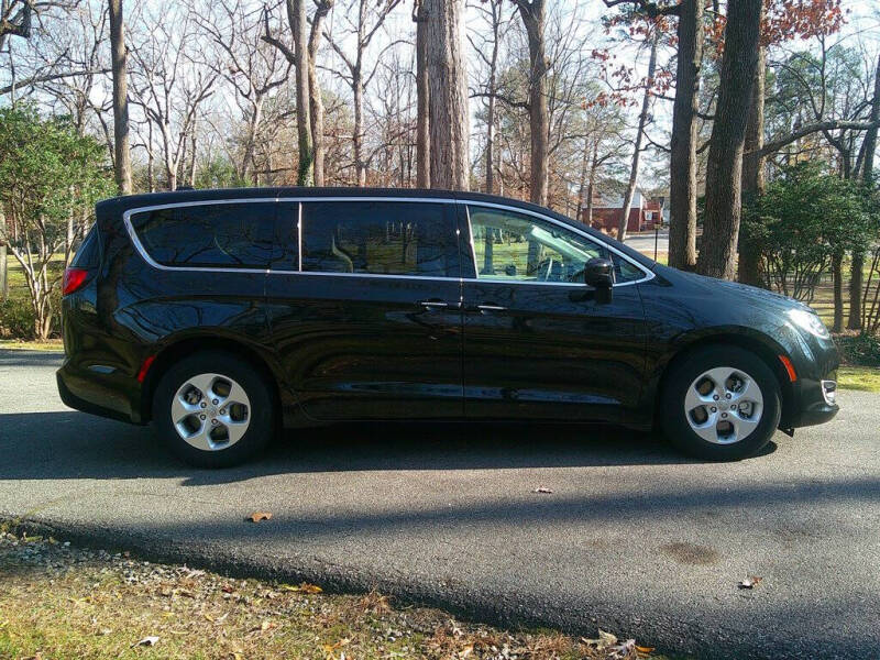 2017 Chrysler Pacifica Hybrid Touring Plus