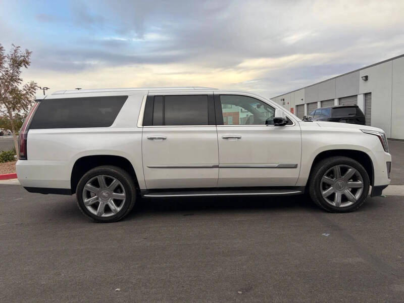 2018 Cadillac Escalade ESV Luxury