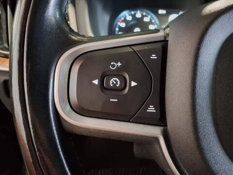 2022 Volvo S60 B5 Momentum