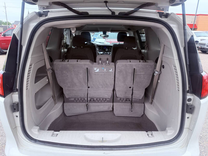 2017 Chrysler Pacifica LX